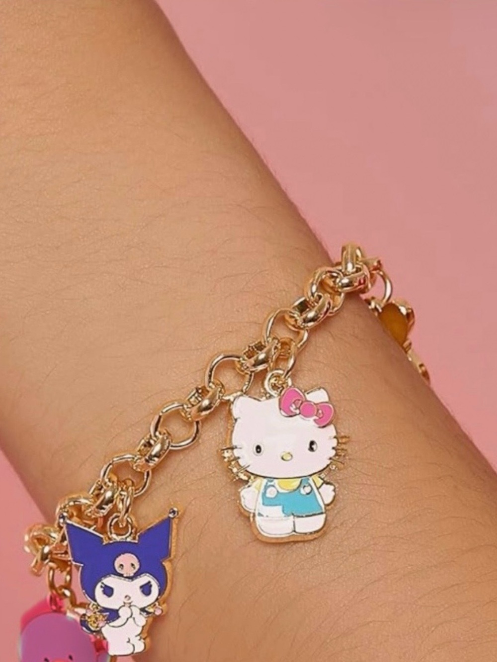 Hello kitty 🎀Sanrio Gold Charm Bracelet with Multicolor Character Charms